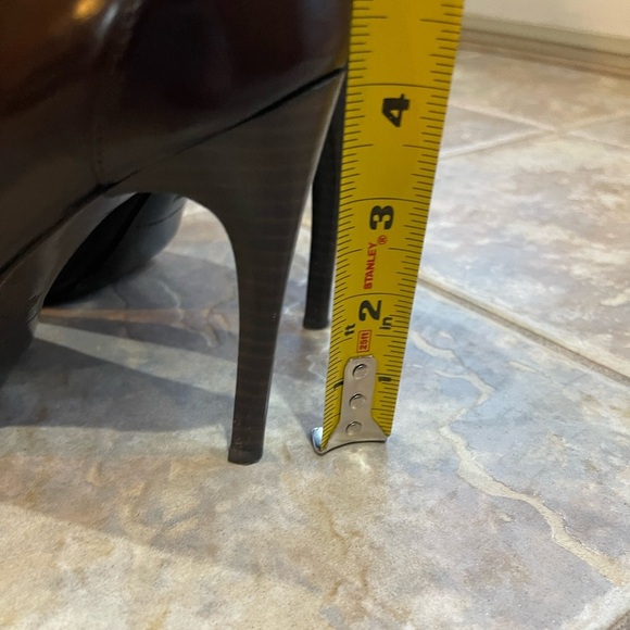 Donald J Pliner Shoes in excellent condition size 7 1/2 M - Picture 7 of 14